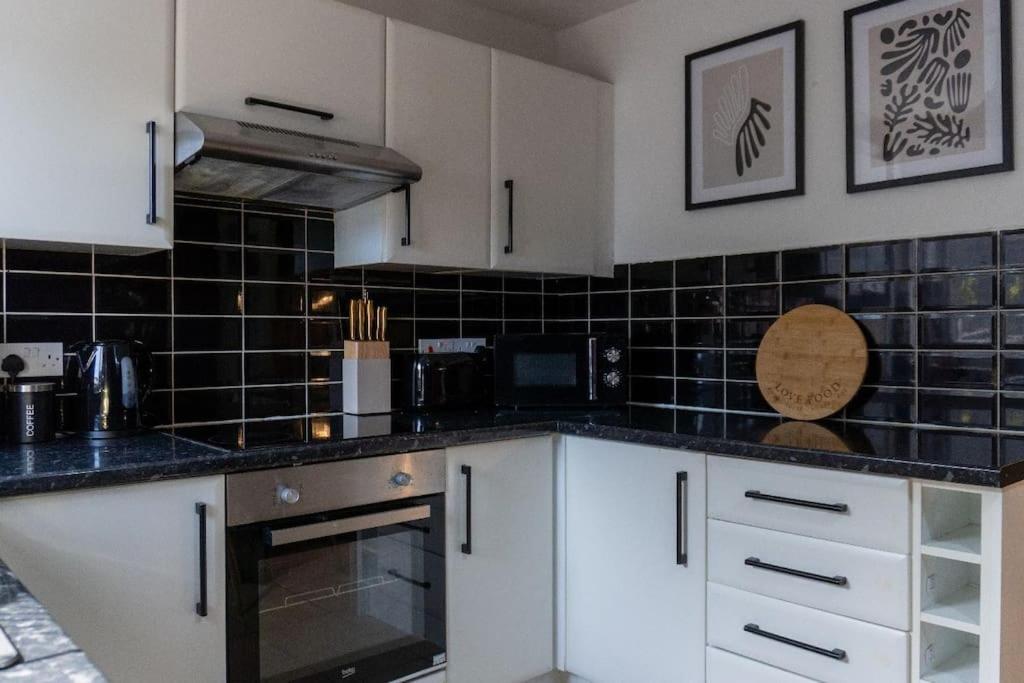 Beautiful House Off-Road Free Parking Villa Farnworth Exterior foto